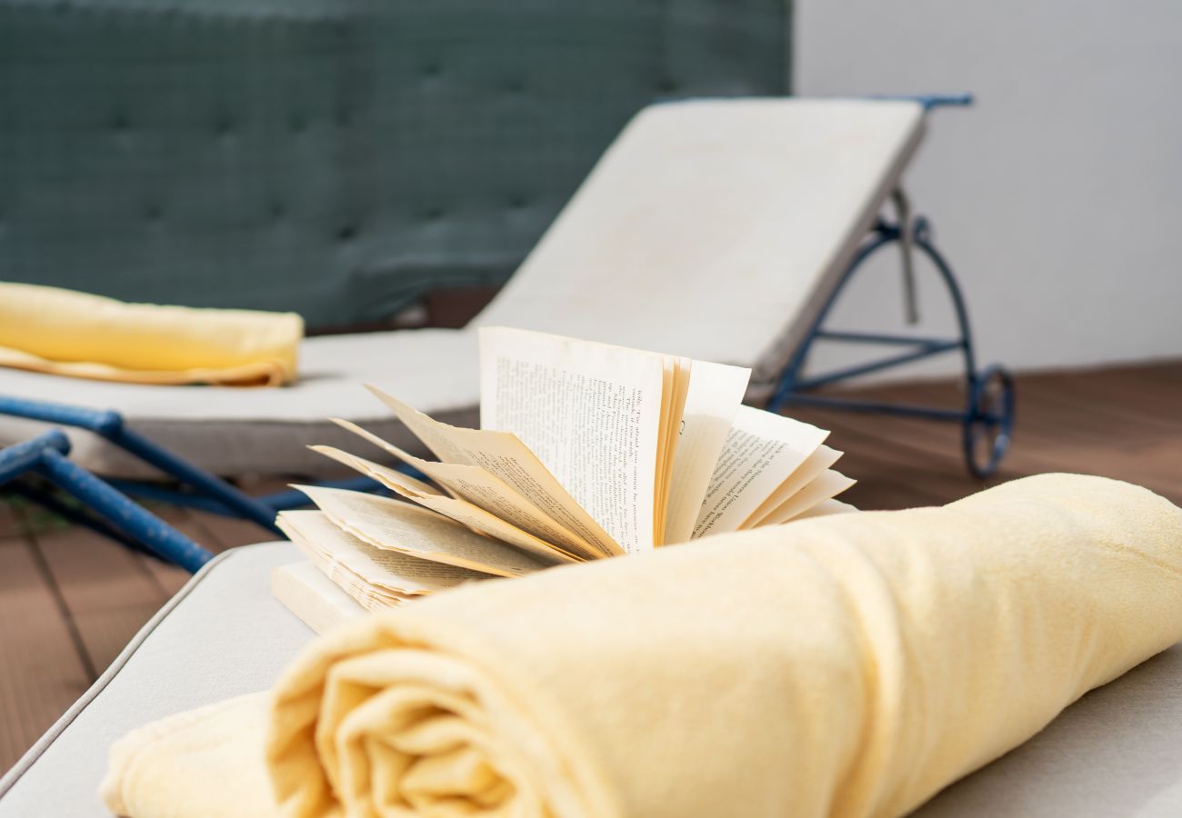 Villa in Albufeira - Sunny Terrace House | BBQ, Pool & Relax