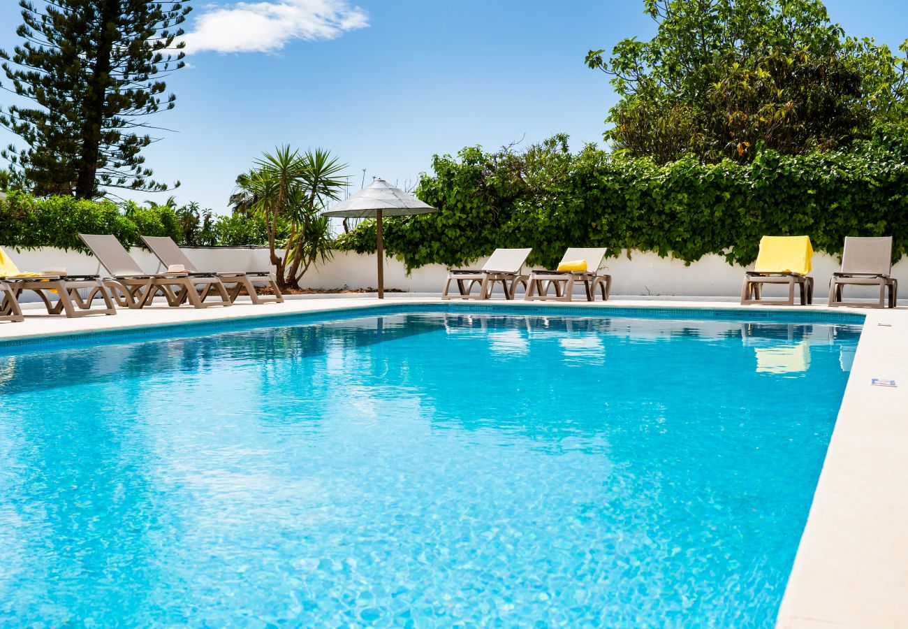 Villa in Armação de Pêra - New Listing | Exclusive Ocean View Villa | 2Min to Beach