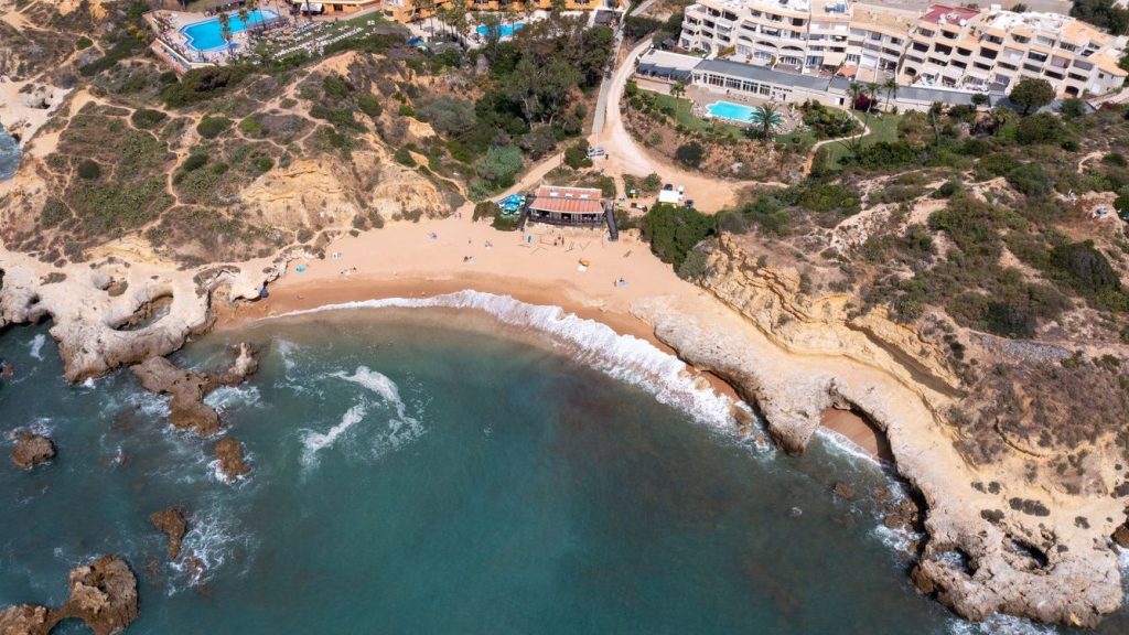 Praia-dos-Aveiros.jpg